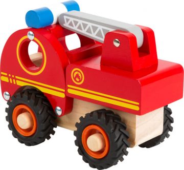 Medinis gaisrinės automobilis - vaizdas iš galo